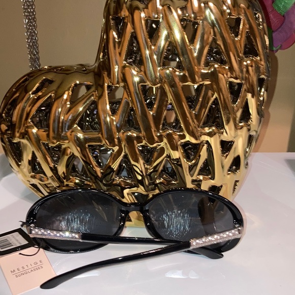 New!!!Mestige Sunglasses - Picture 3 of 4